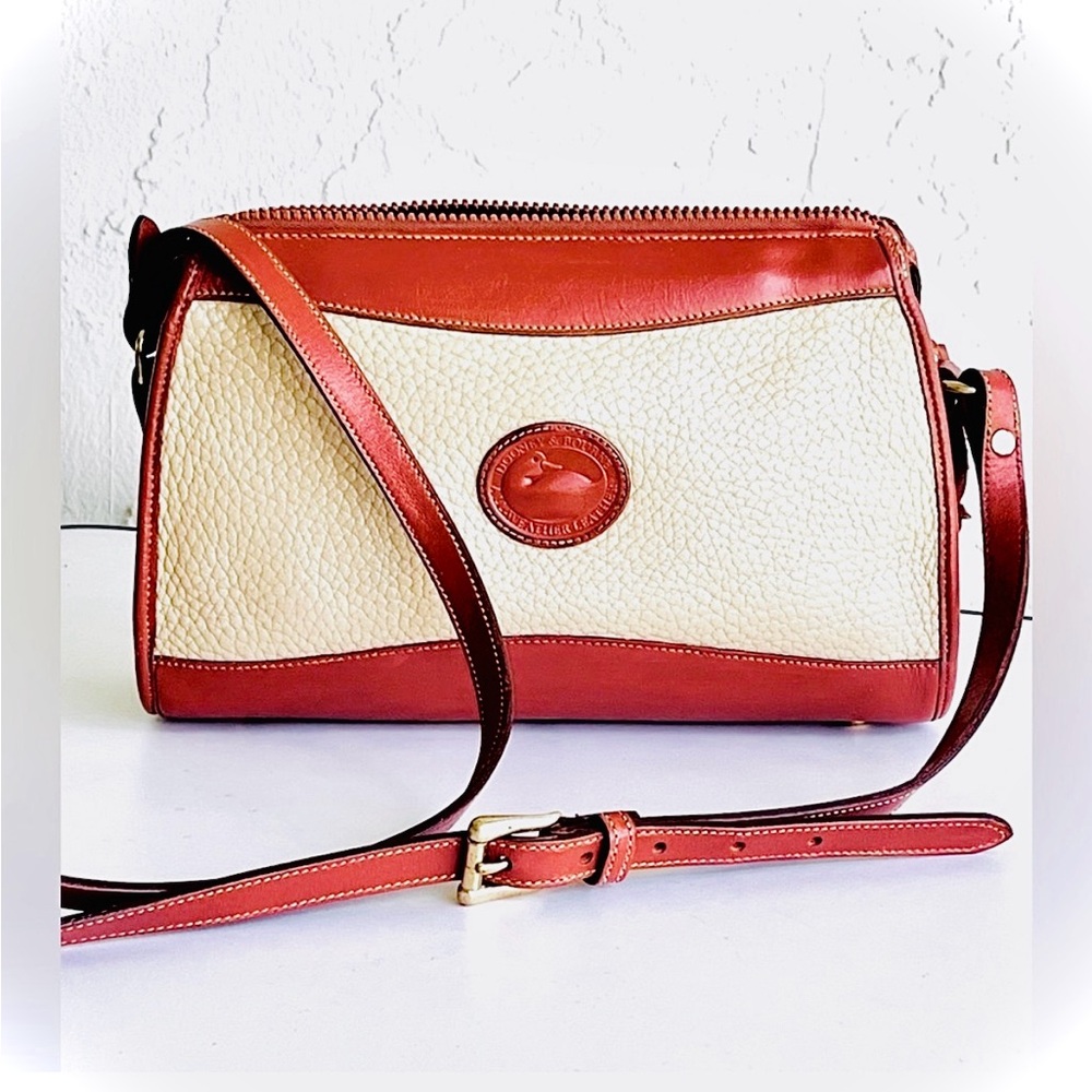 VINTAGE DOONEY & BOURKE FARMHOUSE COTTAGE BEIGE TAUPE/TAN TRIM CROSSBODY